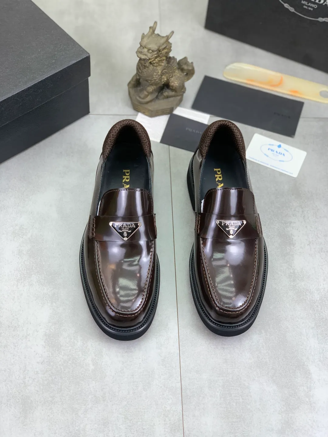 Men's shoes 💰P480 new style 💰 💎💎💎 water-dyed cow lining original order quality PRADA —🆘.Prada original purchase agent, high-end business leather shoes, fabric: imported from Italy cowhide material ➕ water-dyed cow lining/cowhide lining ➕ special original outsole, fine workmanship, real thing ^_^ Photographed 🎬size: 39-44